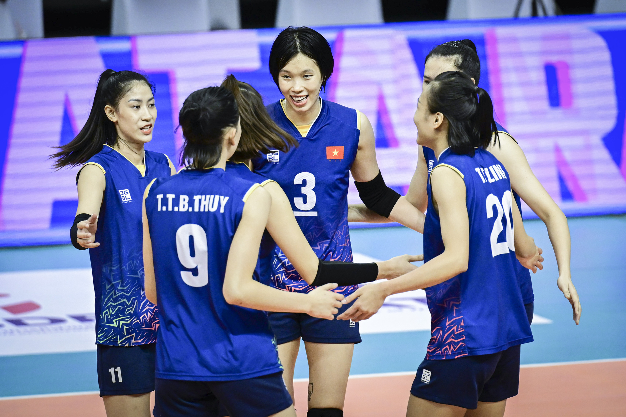 Vietnam makes maiden advancement to Asian volleyball championship semifinals following Australia triumph