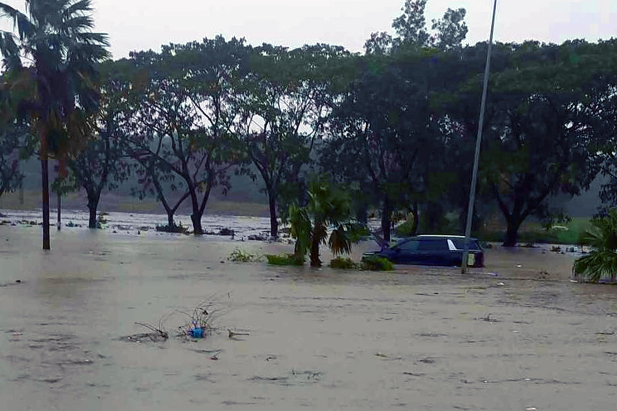 Heavy downpour causes severe flooding, traveling hardship in southern Vietnam