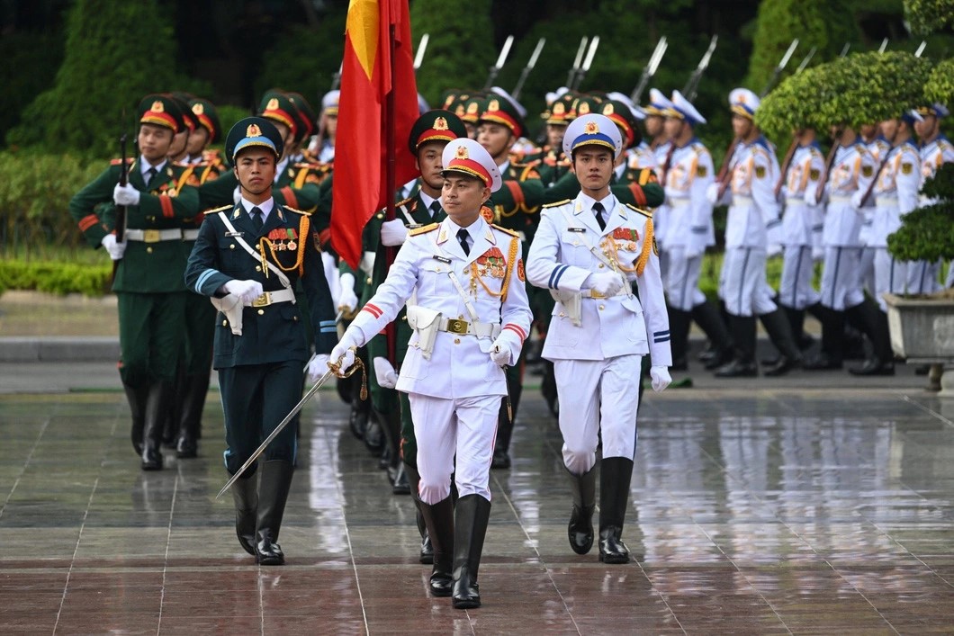 Honor guards parade at the Presidential Palace in Hanoi, Vietnam, September 10, 2023. Photo: AFP