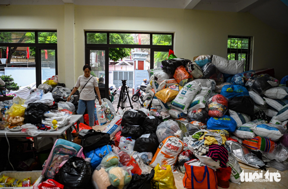 A house is full of bags of necessities donated by residents to the victims. Photo: Hong Quang / Tuoi Tre