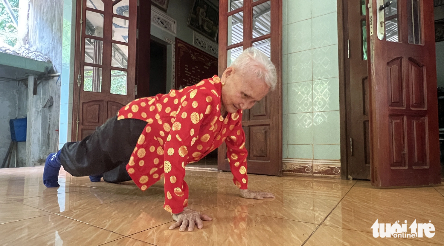 In Vietnam, centenarian does daily push-ups for good health