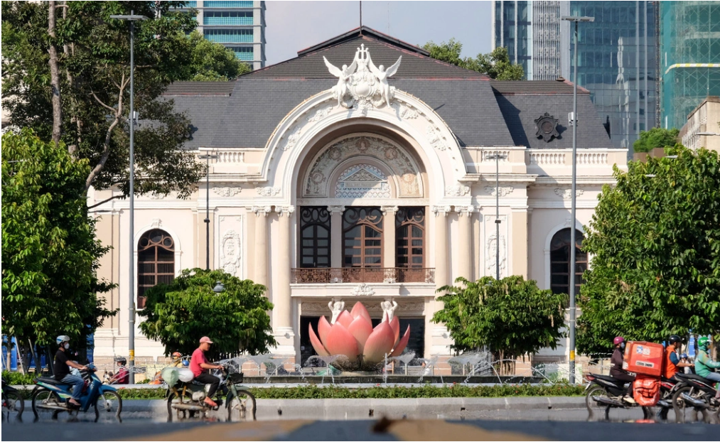 The Saigon Opera House is situated at 7 Cong Truong Lam Son, Ben Nghe Ward, District 1, Ho Chi Minh City. The theater, developed over 123 years ago, is a popular destination for tourists to the city.
