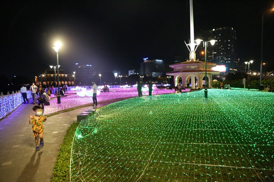 The lawn of Bach Dang Wharf Park in District 1, Ho Chi Minh City is adorned with LED lights for a festival. Photo: Tuoi Tre