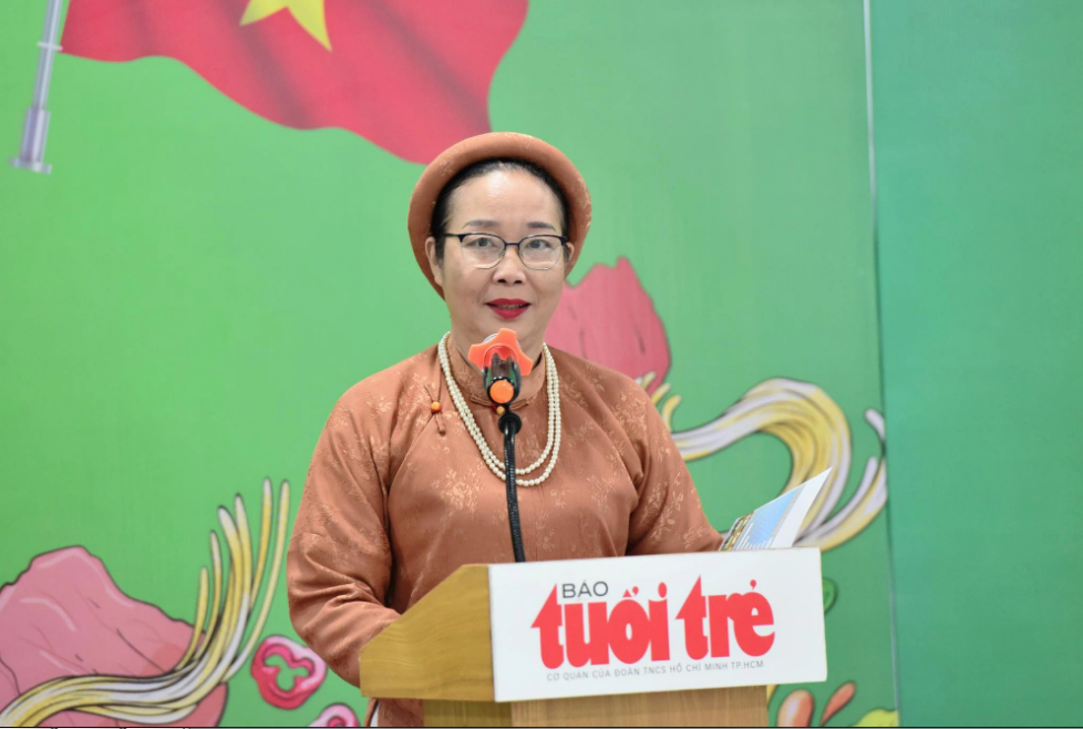 Huynh Ngoc Van, vice chairwoman of the Vietnam – Japan Friendship Association in Ho Chi Minh City, speaks at a ceremony to set up the branch of the Vietnam – Japan Friendship Association and introduce the ‘Vietnam Pho Festival 2023.’ Photo: Duyen Phan / Tuoi Tre