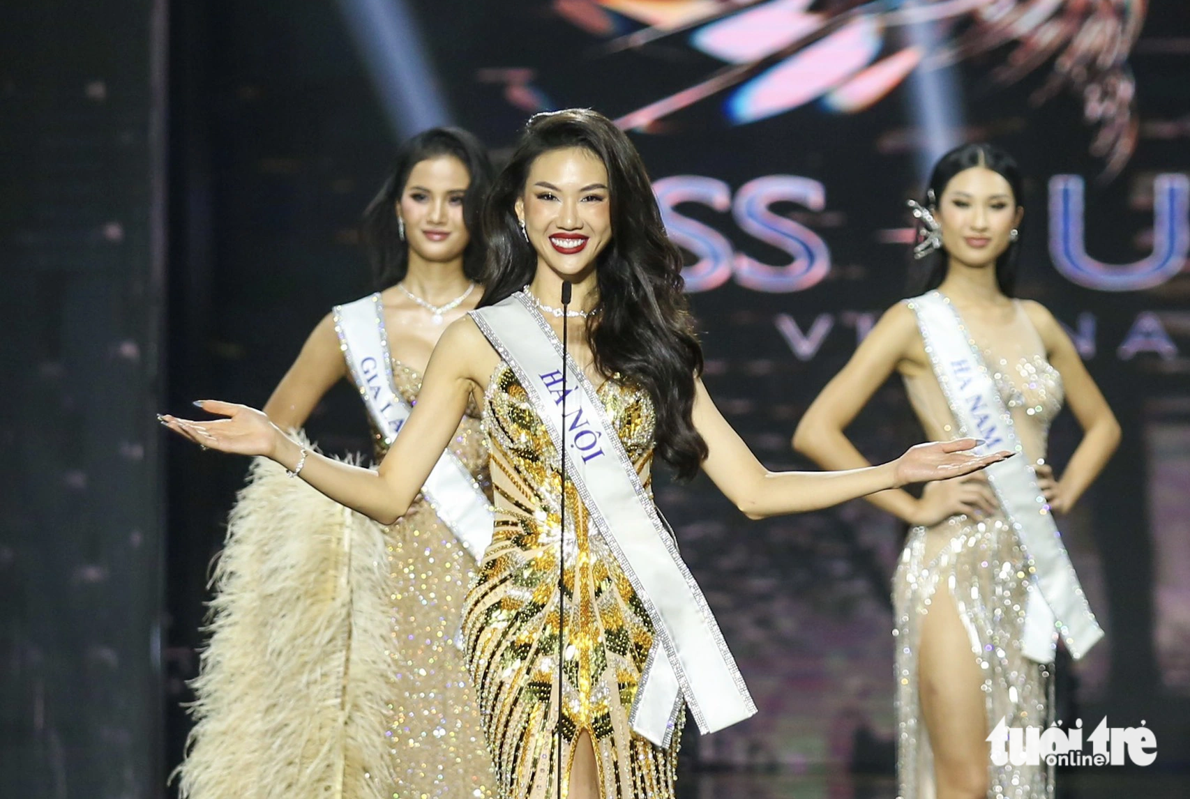 Bui Quynh Hoa during the Q&A portion at the Miss Universe Vietnam 2023 finale in Ho Chi Minh City, September 29, 2023. Photo: Phuong Quyen / Tuoi Tre
