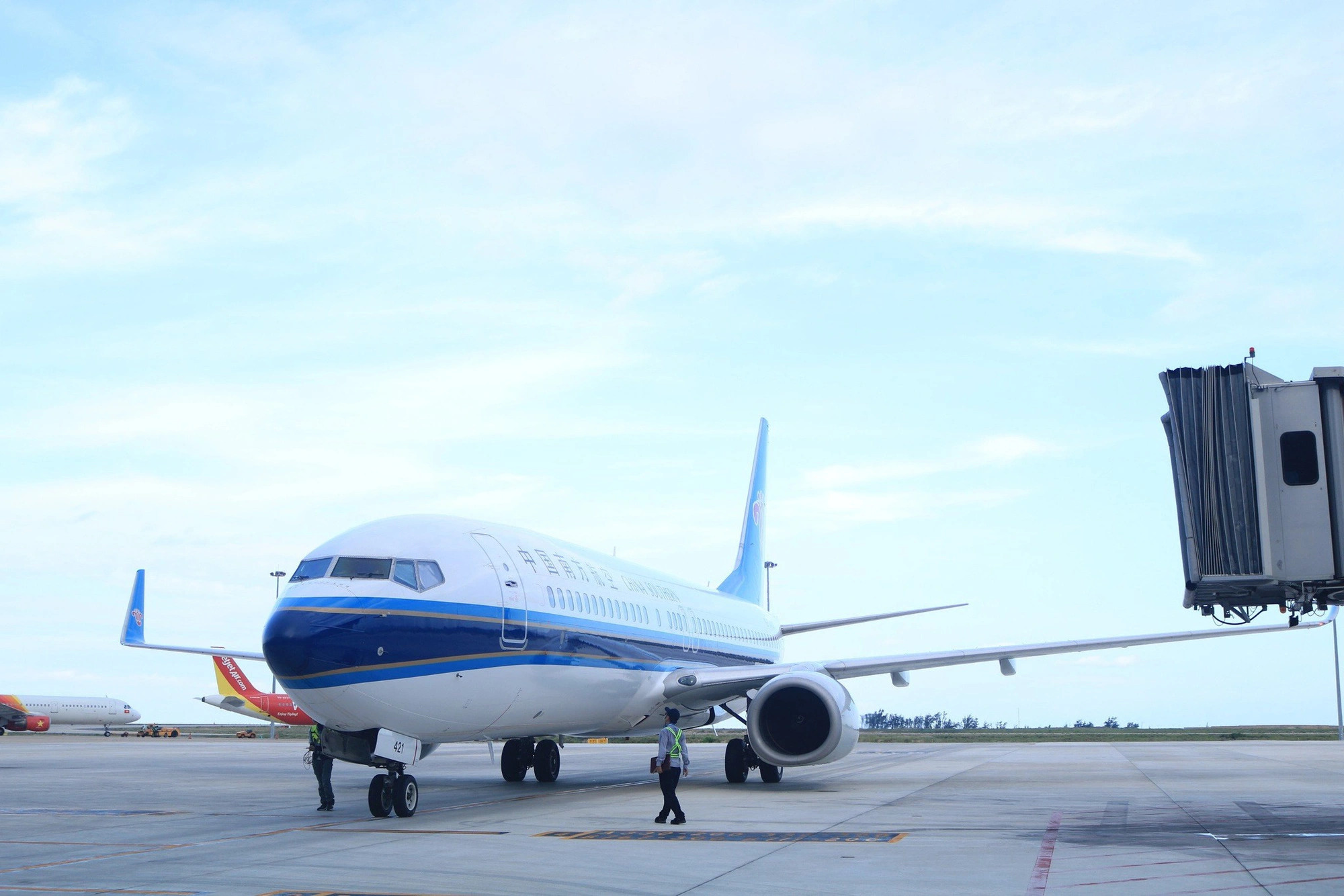 China Southern Airlines has resumed air services linking the southern Chinese city of Guangzhou and Khanh Hoa’s Cam Ranh City. Photo: Cam Ranh International Airport