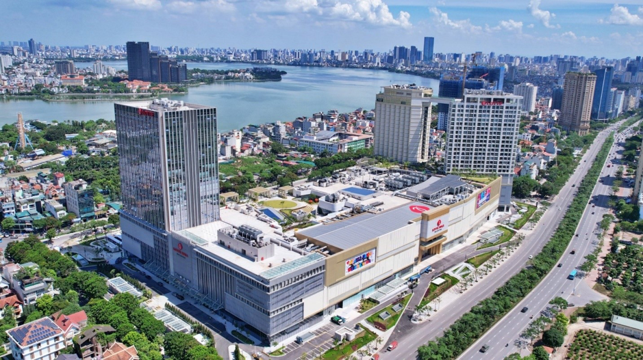 Lotte Mall West Lake is expected to contribute to the growth of domestic companies and promote economic revitalization.
