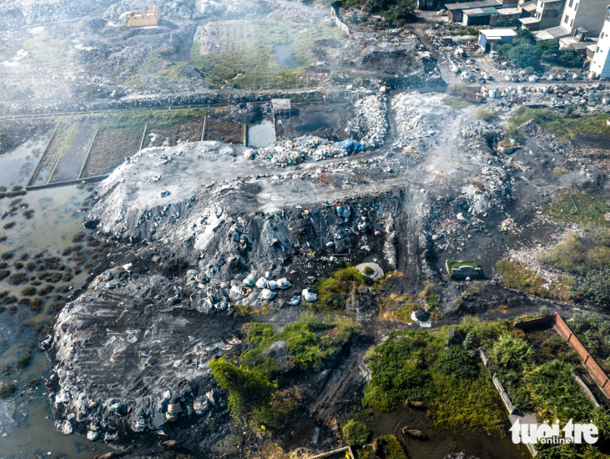 A slag dump lies in the Man Xa aluminum recycling village in Bac Ninh Province, northern Vietnam. Photo: Tuoi Tre