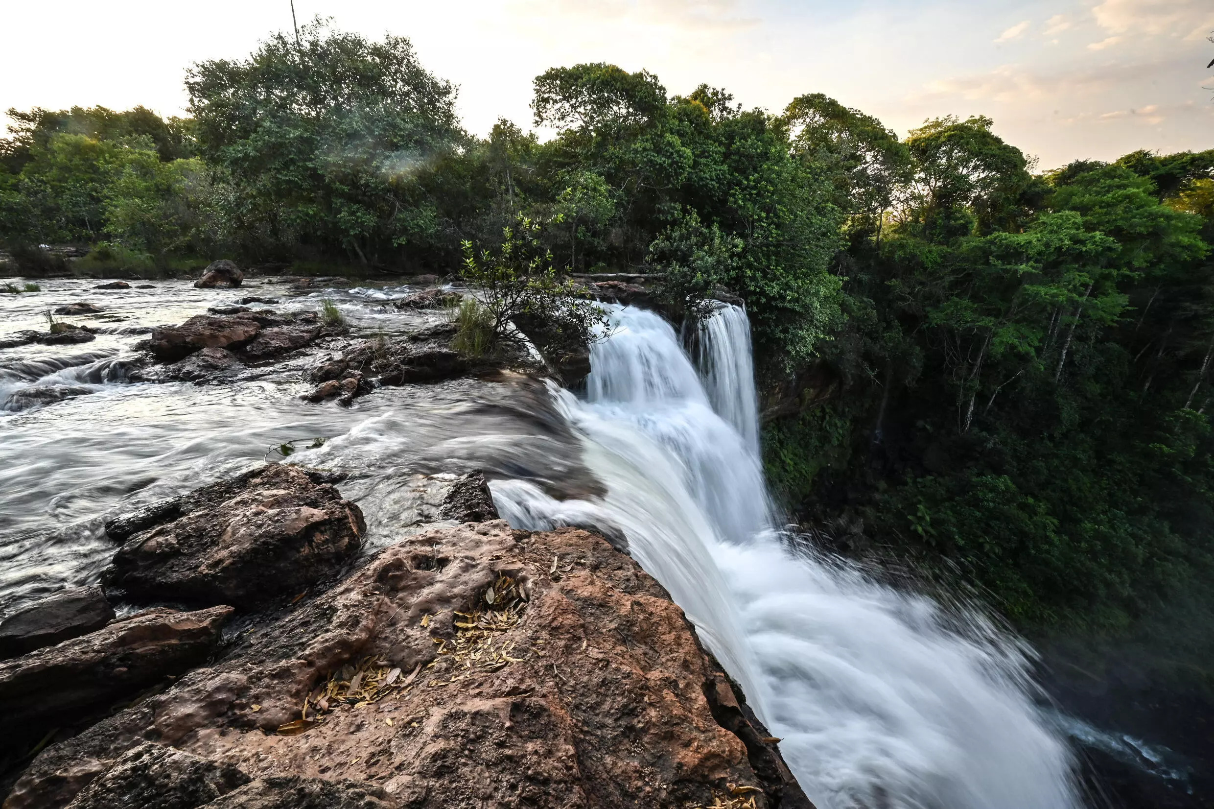 Aerial view of the Acaba Vida waterfall, on the Janeiro river, in Barreiras, western of the Bahia state, Brazil, taken on September 24, 2023. Photo: AFP