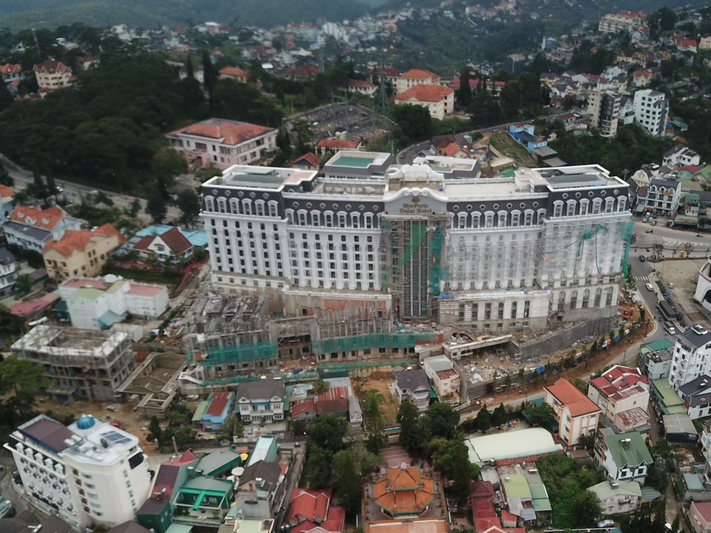 A bird's-eye view of the Merperle Dalat Hotel project in Da Lat City, Lam Dong Province, Vietnam. Photo: M.V. / Tuoi Tre